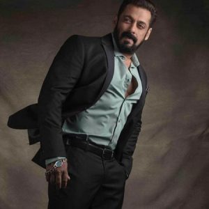 Salman Khan dances to his song 'Jeene Ke Hain Chaar Din' in Turkey
