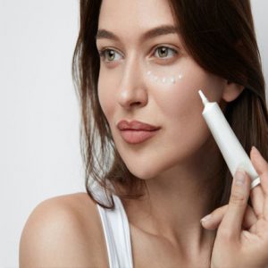 Best Ingredients To Look For In An Eye Cream