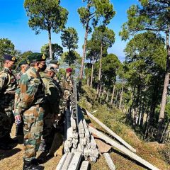 Army Chief General Naravane visits forward areas in Jammu, reviewes security situation