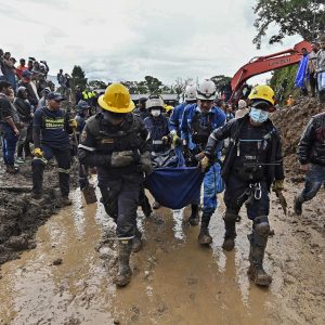 Death toll from landslide in Colombia rises to 17