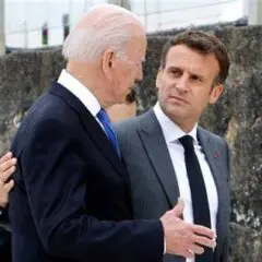 Biden promises advanced air defence system to Ukraine in call with Zelenskyy
